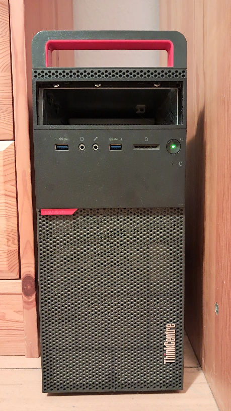 Pontus, my main server. The DVD reader is missing, luckily I don't need it. Budget Lenovo Thinkcentre homelab server